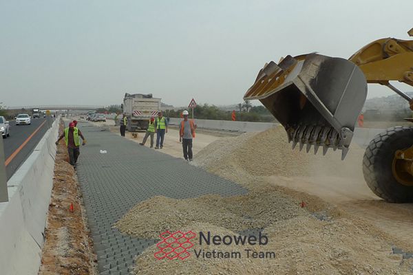Thiết kế neoweb gia cố móng đường giao thông